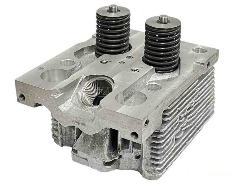 Головка Т-25,Т-40 старого зразку (вир-во Польща) Д144-1003008 Д144-1003008 фото